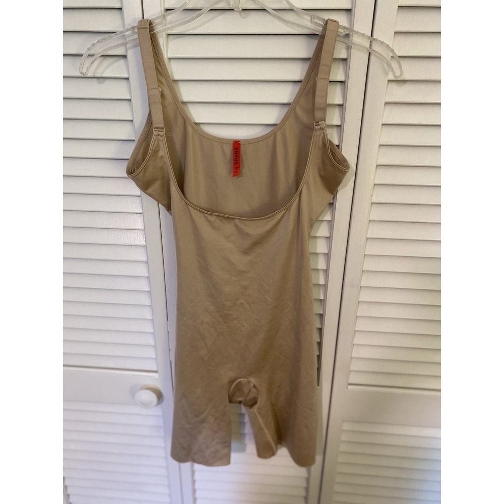Spanx OnCore Open-Bust Mid-Thigh Bodysuit – Size Medium Shapewear EUC